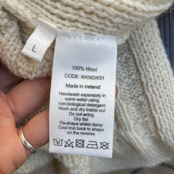 Toast Sweater 100% Wool Ireland Sleeveless Cable Knit Side Slits L - Picture 8 of 8